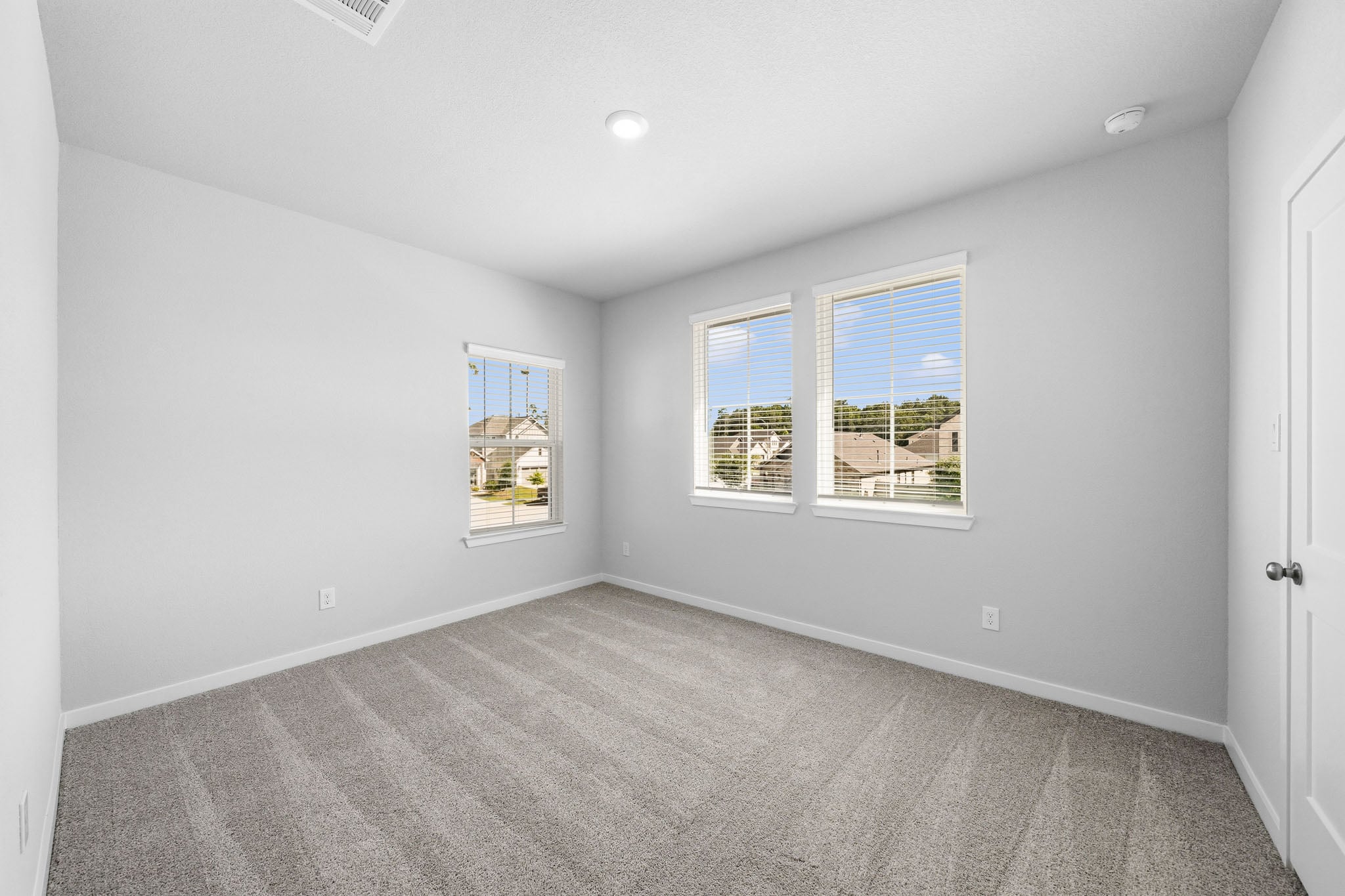 A room with windows.