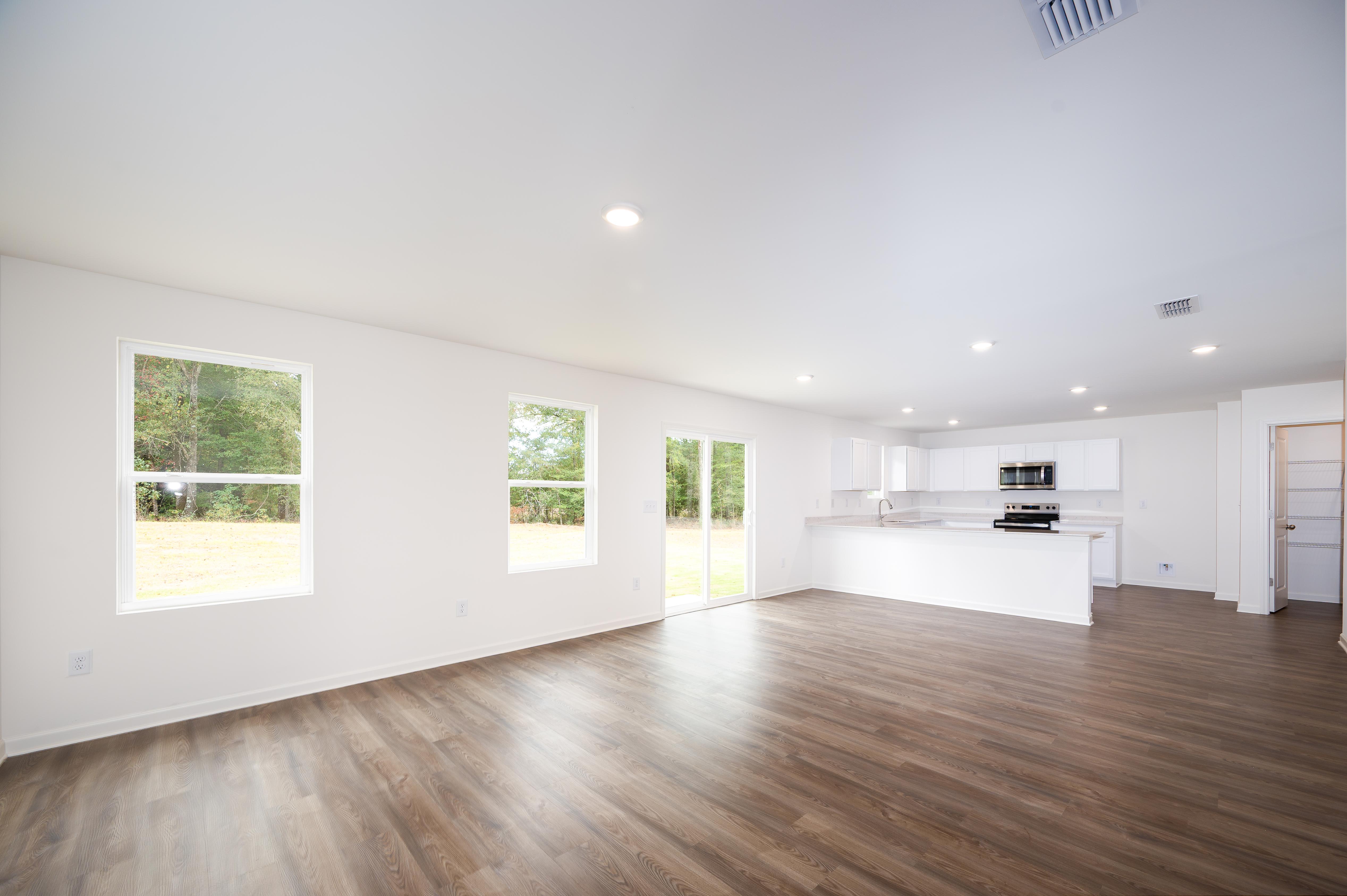 great room + kitchen - amberwood - unfurnished + quartz - se arrowhead by the lake